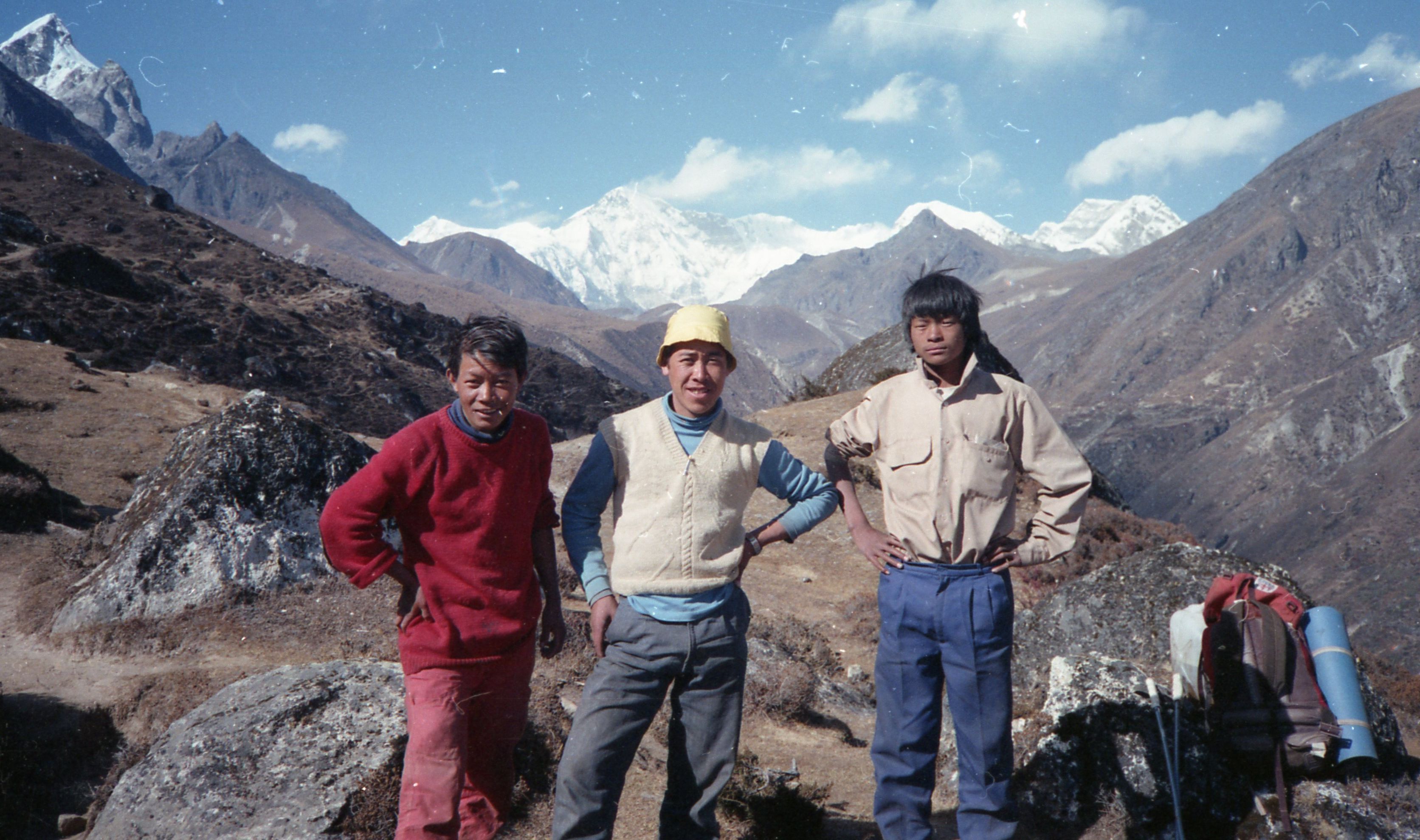 Mount Cho Oyo on route to Gokyo Village