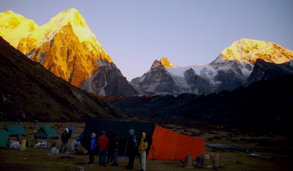 Mounts Ratong and Koktangfrom camp at Ramze