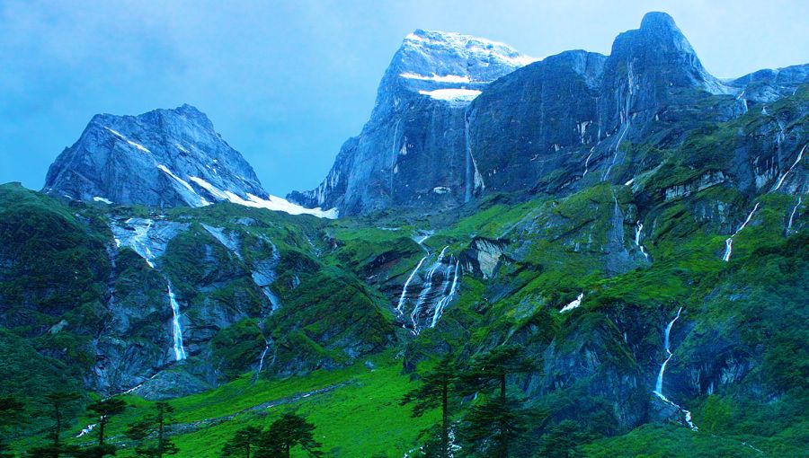 Peaks above Nehe Kharka in the Barun Valley