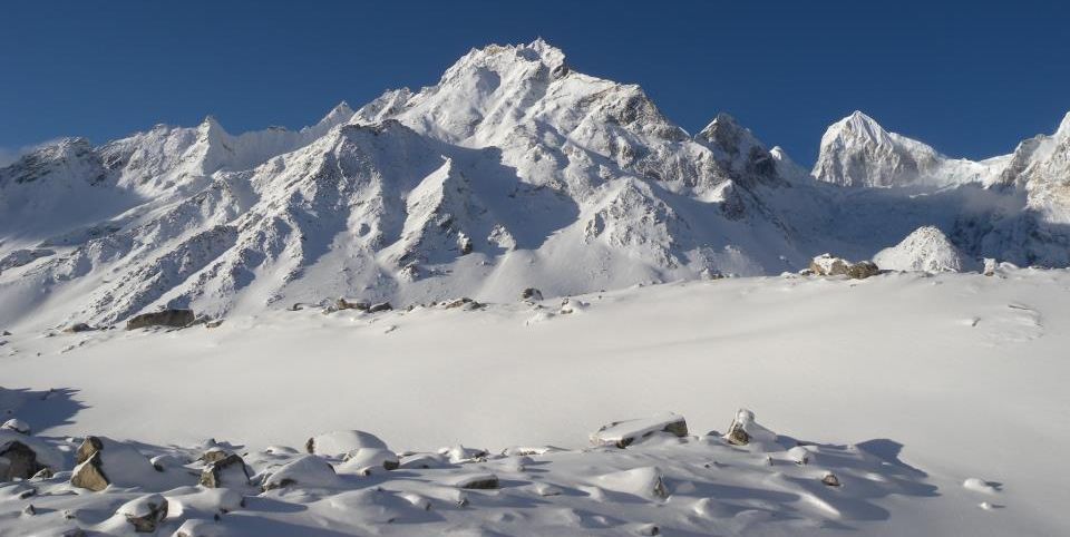 Himalayan Peaks on ascent to Larkya La