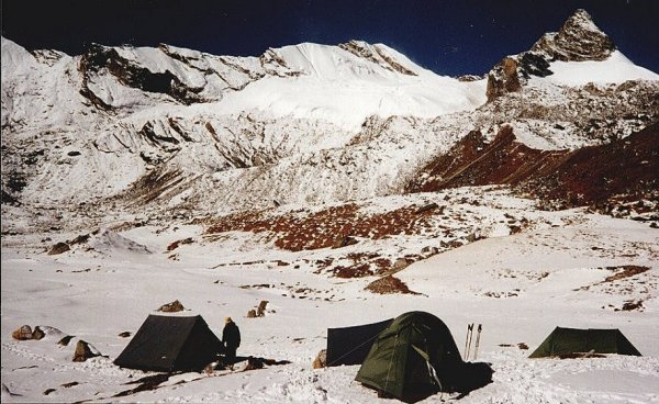 Ramdung Base Camp beneath Yalung La and Yalung Ri