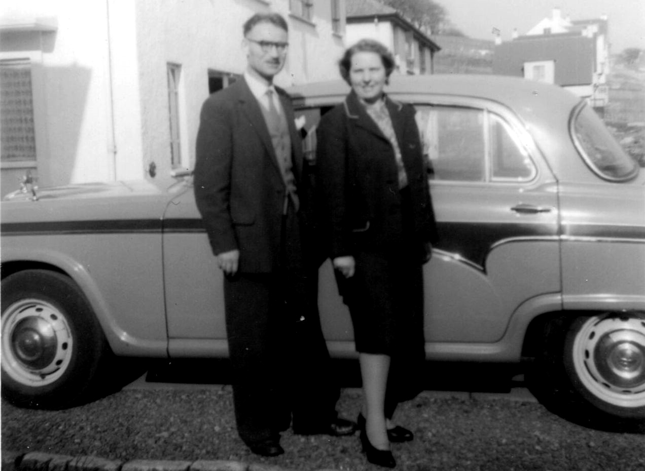 Charlotte ( Cameron ) Ingram and Charles Welch Ingram at Port Erin