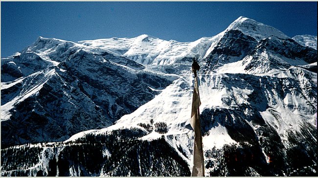 Annapurna Himal on ascent from Manang to Tharong La