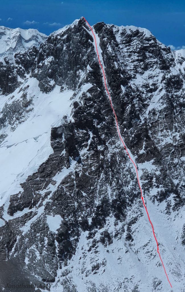 Couloir ascent route on Lhotse ( 8516m )