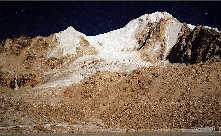 Larkya La Peak on eastern approach to the Larkya La high pass