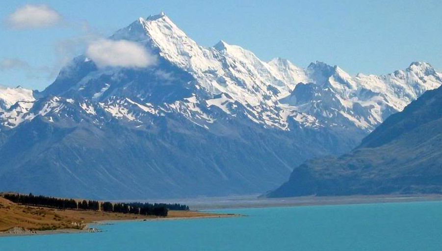 Mount Cook from Lake Pukaki in the South Island of New Zealand