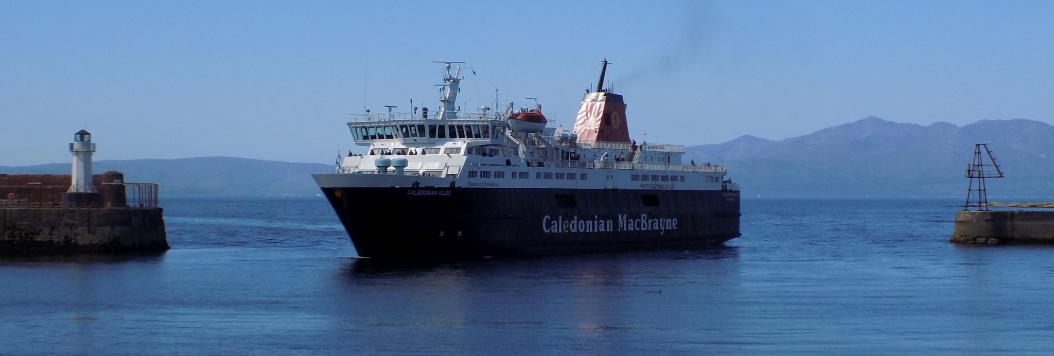 Ferry from Arran arriving at Ardrossan