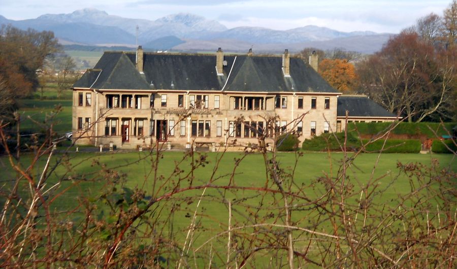 Southern Highlands beyond Country House at Boquan Bridge