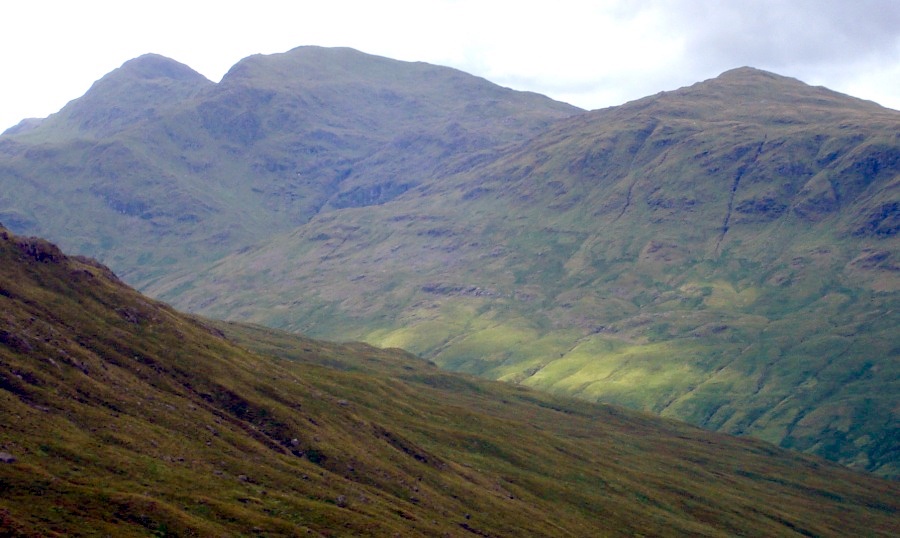 Beinn Bhuidhe ( 3110ft, 948m ) on descent from Meall an Fhudair