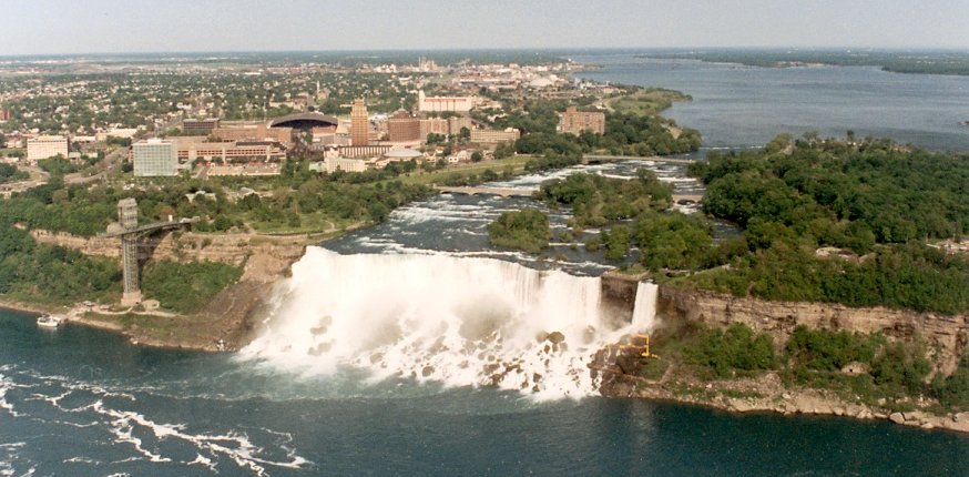 American Falls (large waterfall on the left) and Bridal Veil Falls (small waterfall on the right). 